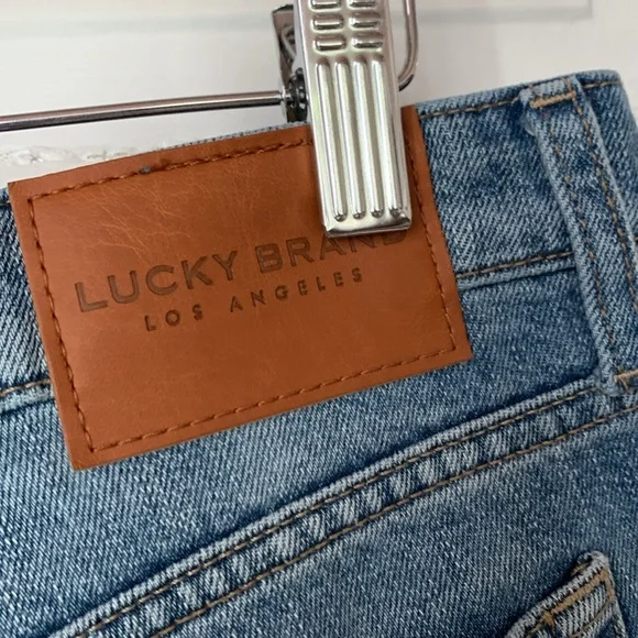 LUCKY BRAND THE CUTOFF DISTRESSED SHORTS - Picture 5 of 8